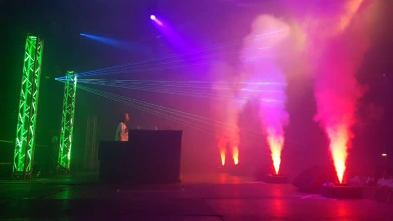 Lasershow + geyser rookmachine huren