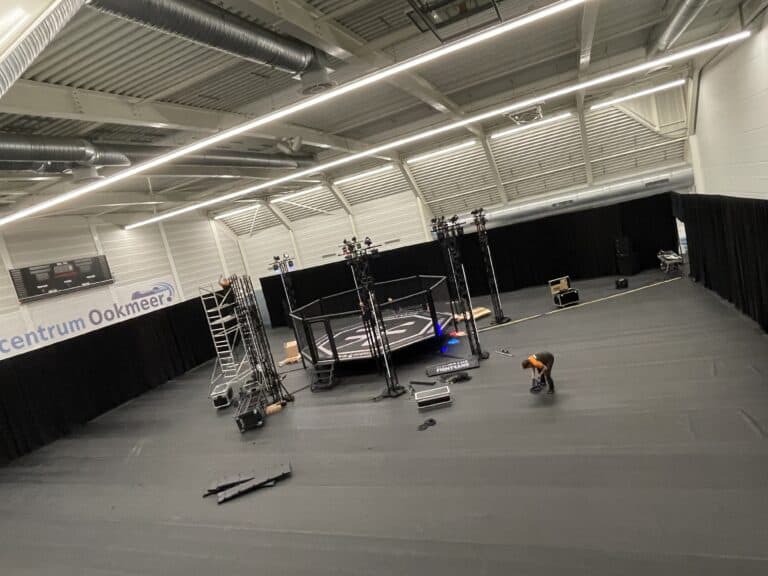 Pipe and drape verhuur 4 meter hoog sporthal afrokken