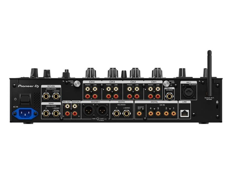 Pioneer DJM-A9 Mixer in case